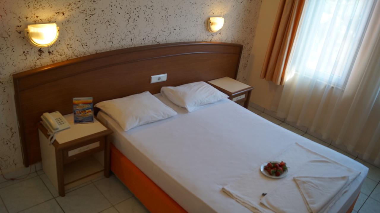 Elegant Baronessa Apart Hotel 阿拉尼亚 外观 照片